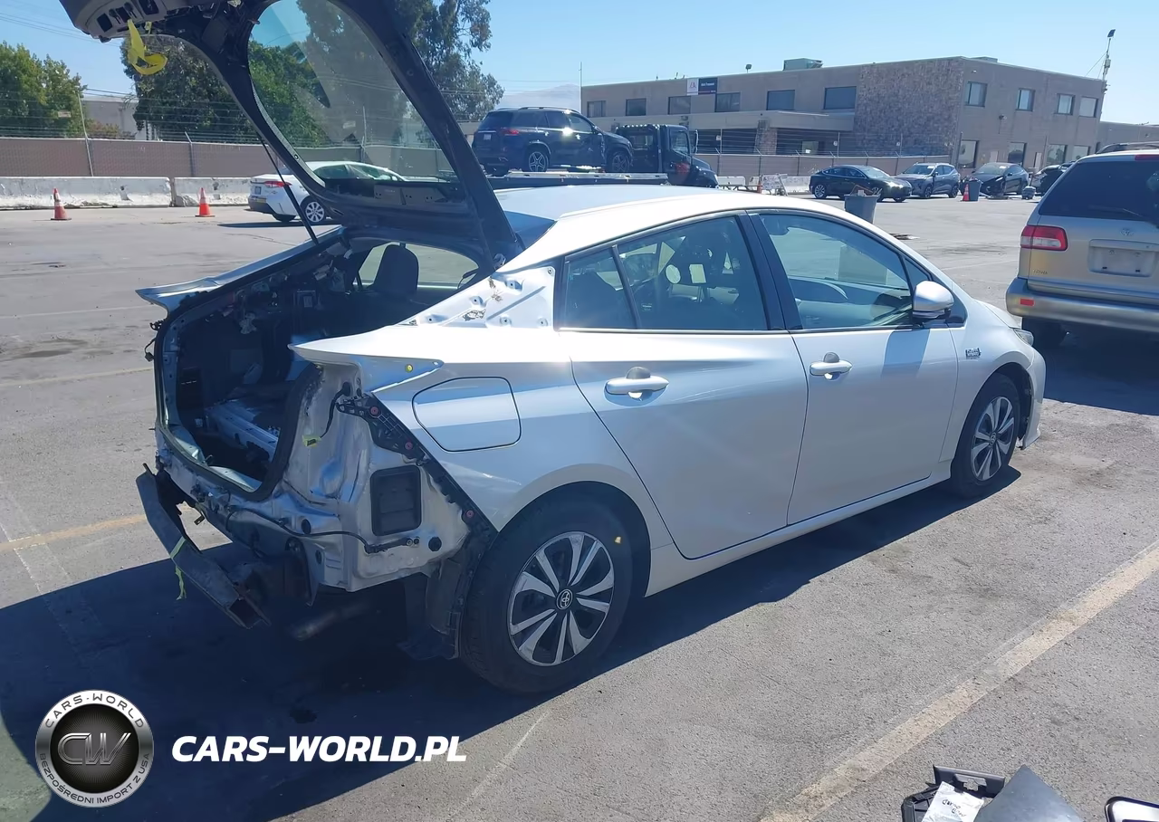 2017 Toyota Prius Prime Premium VIN:JTDKARFPXH3068122 - 4