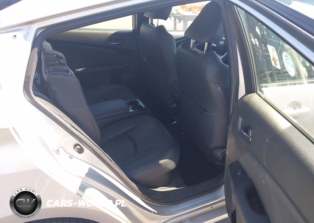 2017 Toyota Prius Prime Premium VIN:JTDKARFPXH3068122 - 8