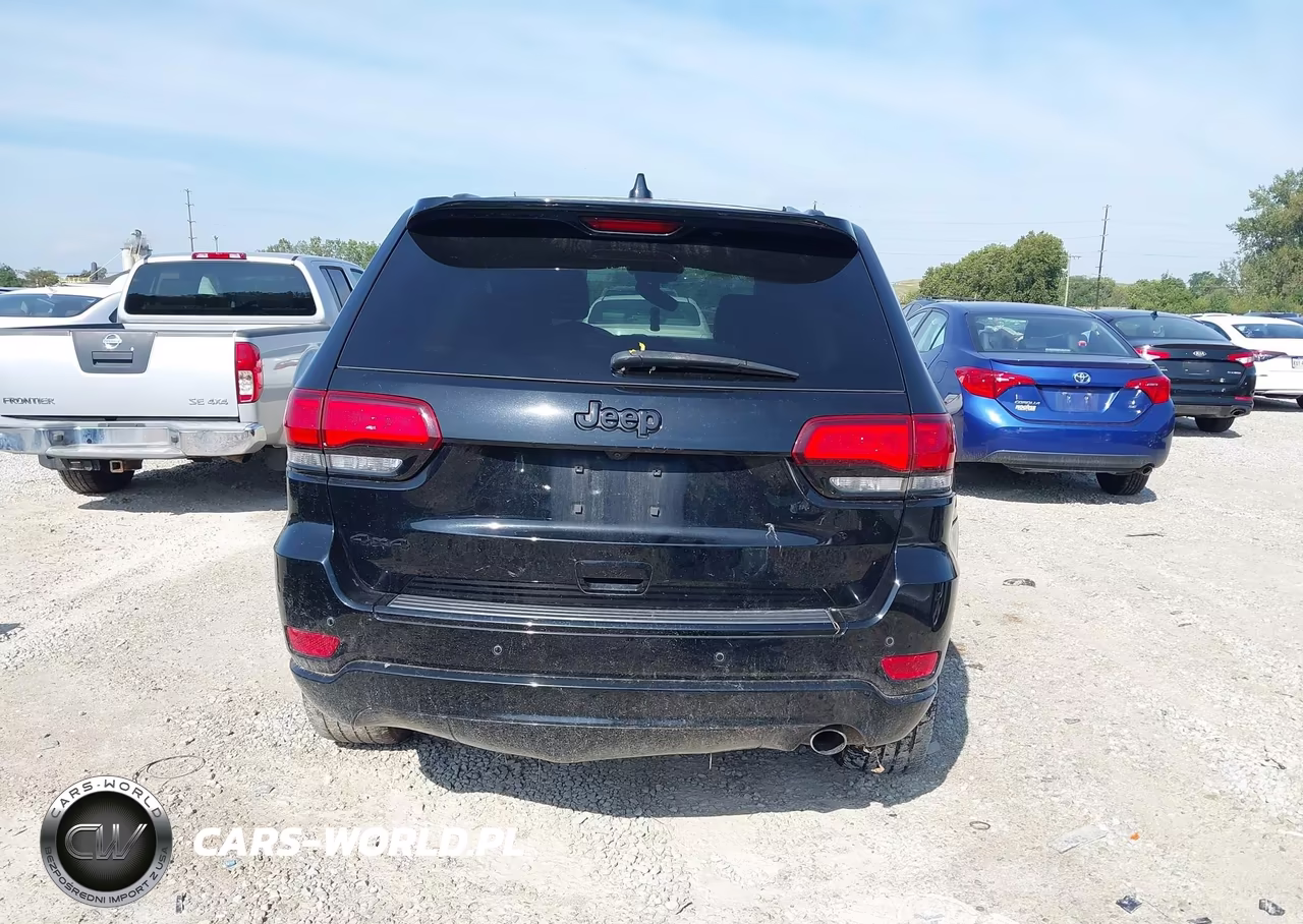 2018 Jeep Grand Cherokee Altitude 4X4 VIN:1C4RJFAG8JC120857 - 16