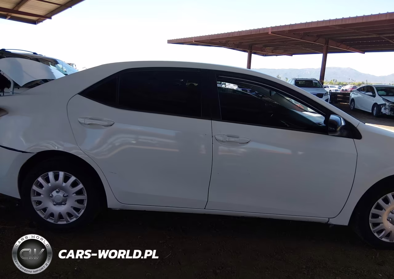 2015 Toyota Corolla Le VIN:5YFBURHE1FP239931 - 13