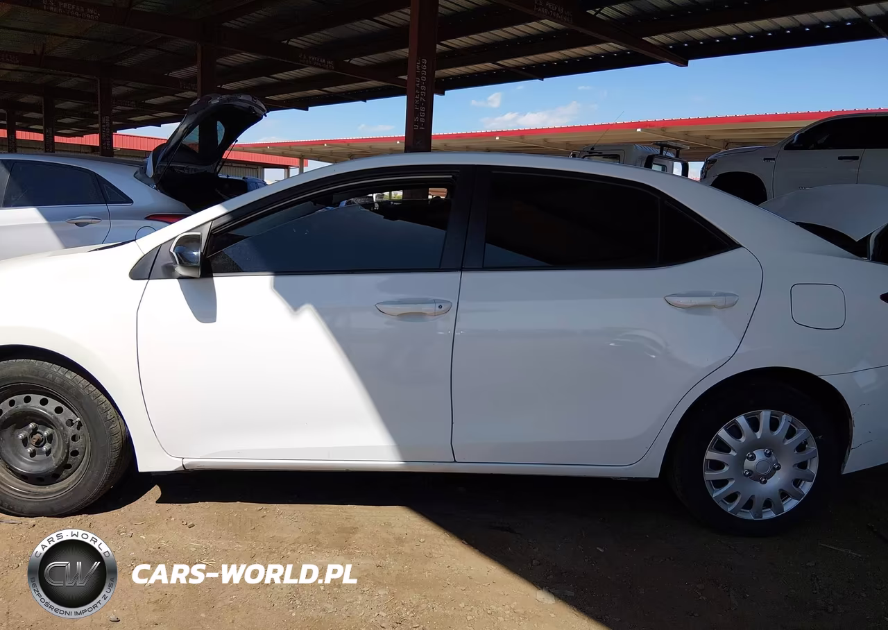 2015 Toyota Corolla Le VIN:5YFBURHE1FP239931 - 14