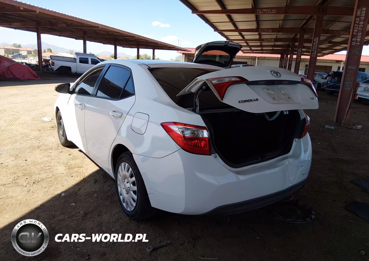 2015 Toyota Corolla Le VIN:5YFBURHE1FP239931 - 3