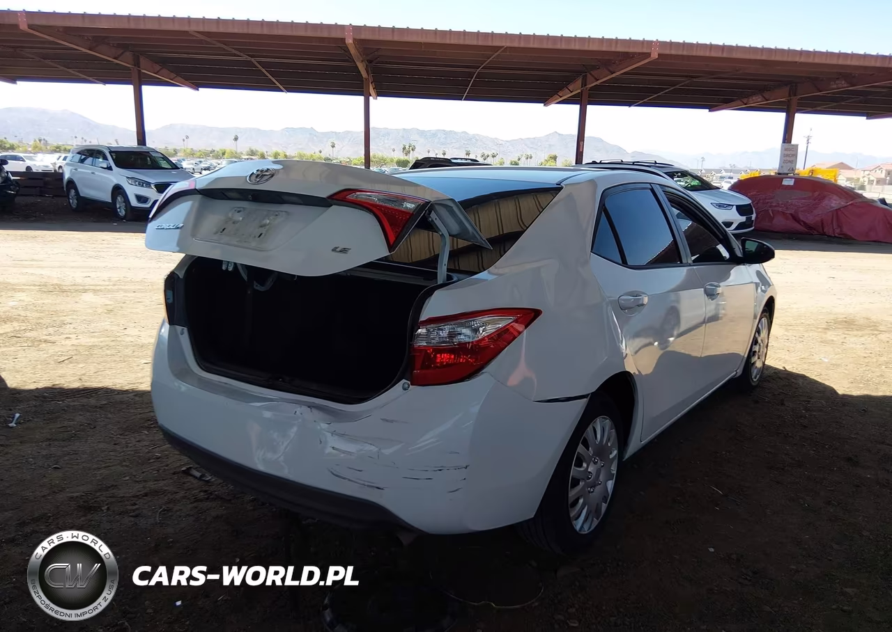2015 Toyota Corolla Le VIN:5YFBURHE1FP239931 - 4