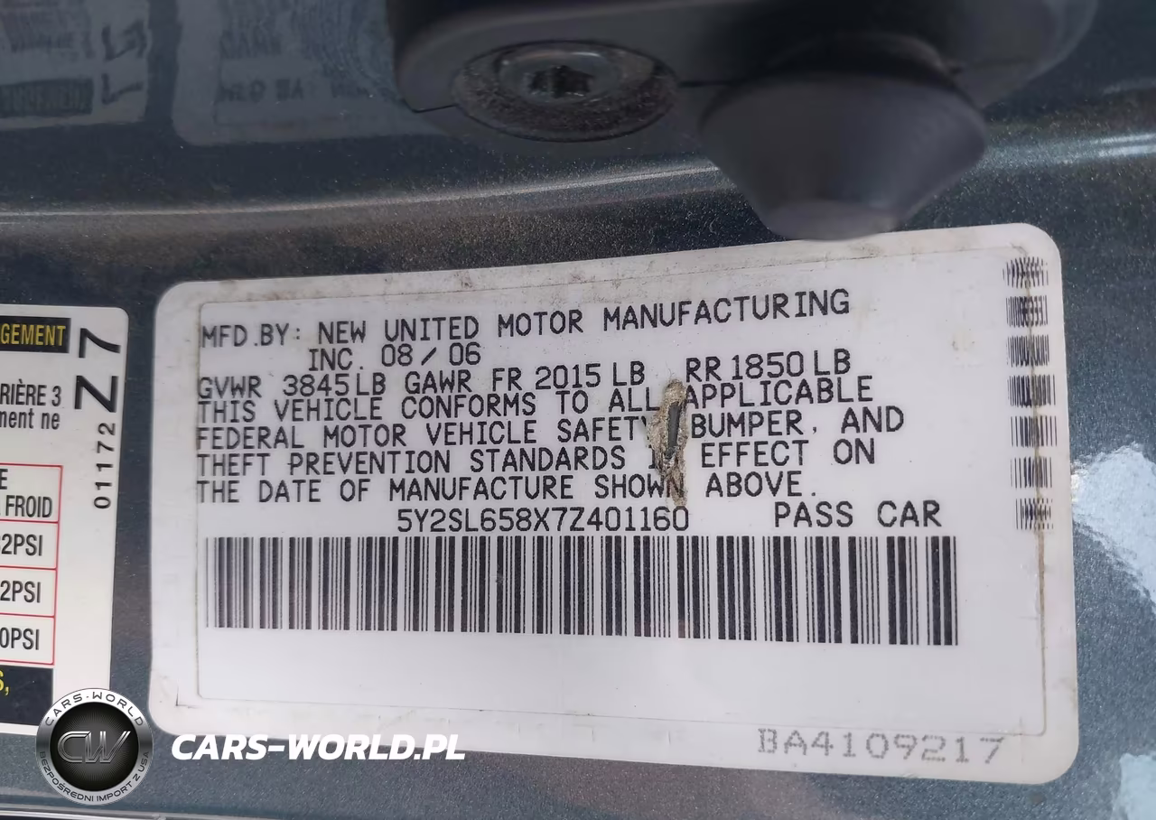 2007 Pontiac Vibe VIN:5Y2SL658X7Z401160 - 9