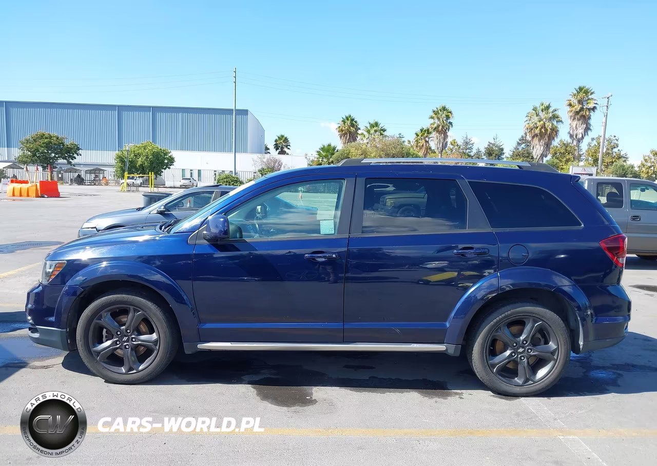 2020 Dodge Journey Crossroad VIN:3C4PDCGB2LT271645 - 14