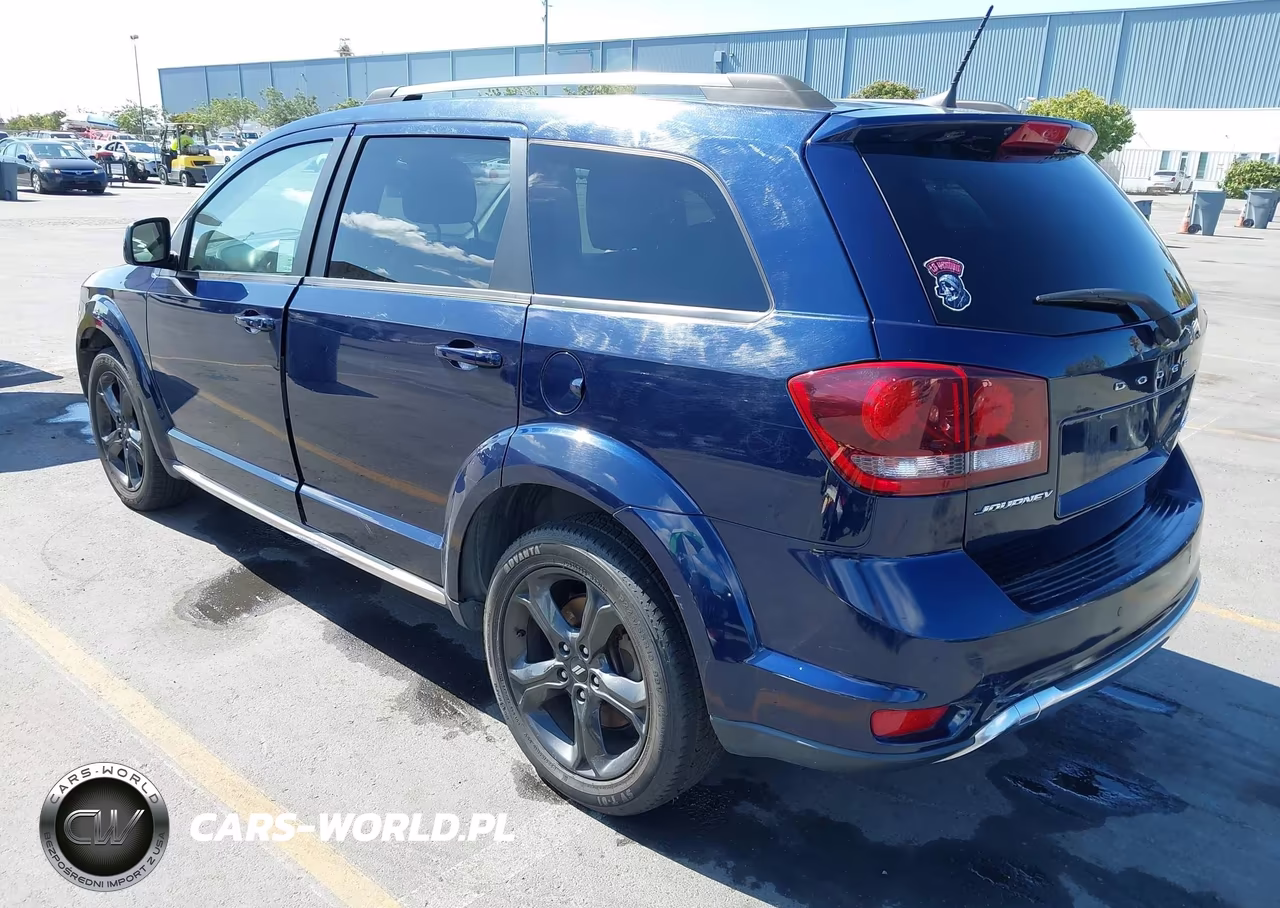 2020 Dodge Journey Crossroad VIN:3C4PDCGB2LT271645 - 3