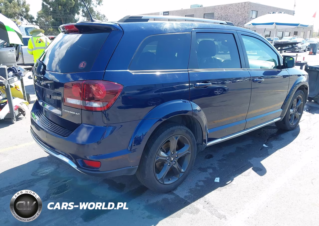2020 Dodge Journey Crossroad VIN:3C4PDCGB2LT271645 - 4