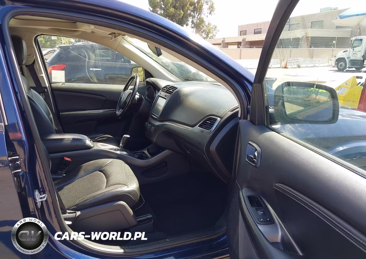 2020 Dodge Journey Crossroad VIN:3C4PDCGB2LT271645 - 5