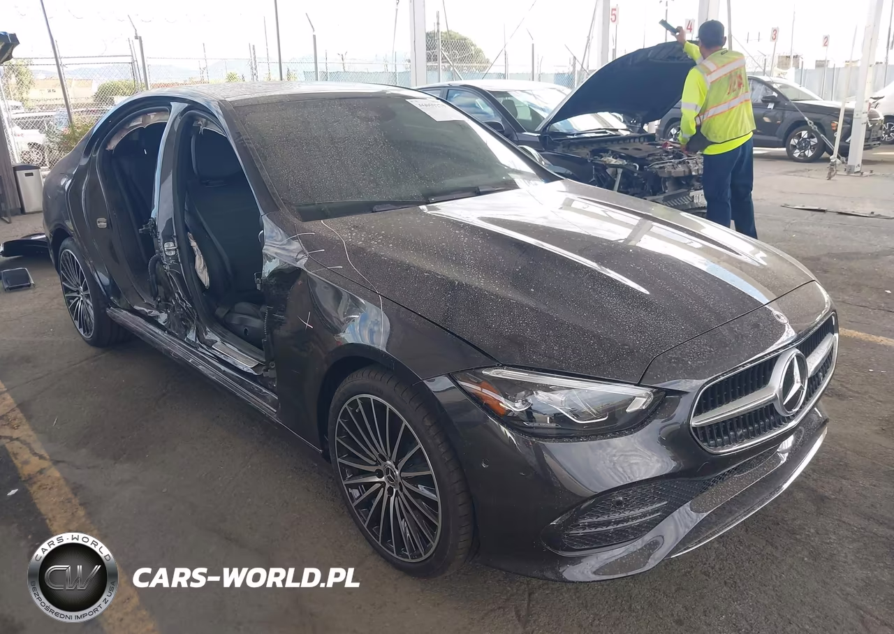 2026 Mercedes-Benz C 300 – zdjęcie 1 z 17