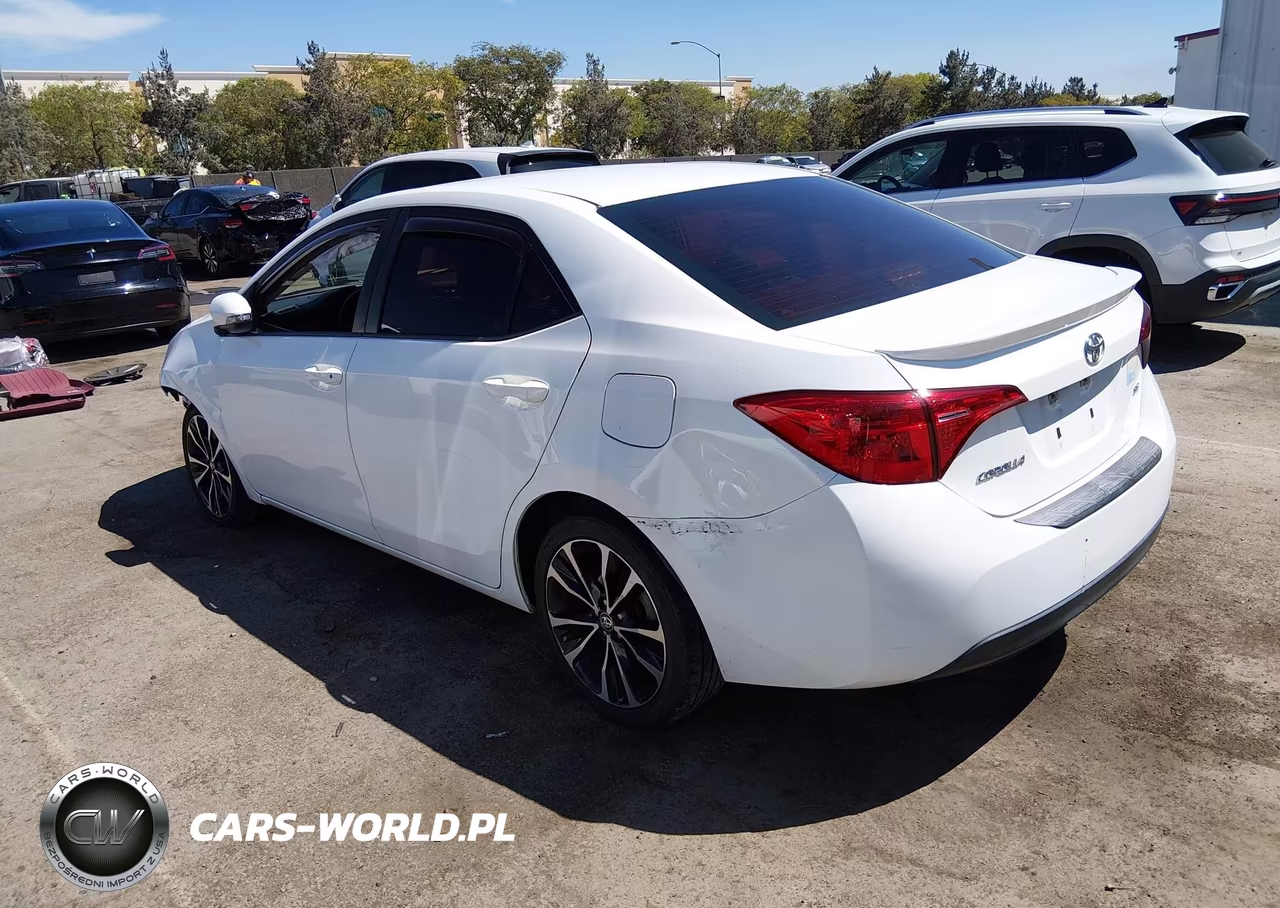 2019 Toyota Corolla Se VIN:5YFBURHE1KP922805 - 3