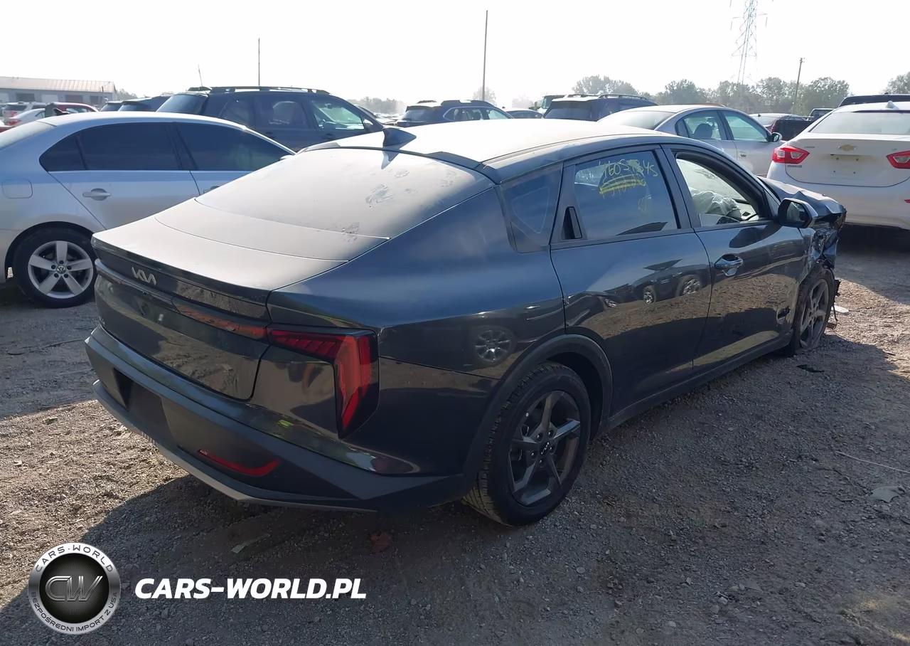 2025 Kia K4 Lxs VIN:3KPFT4DEXSE151226 - 4