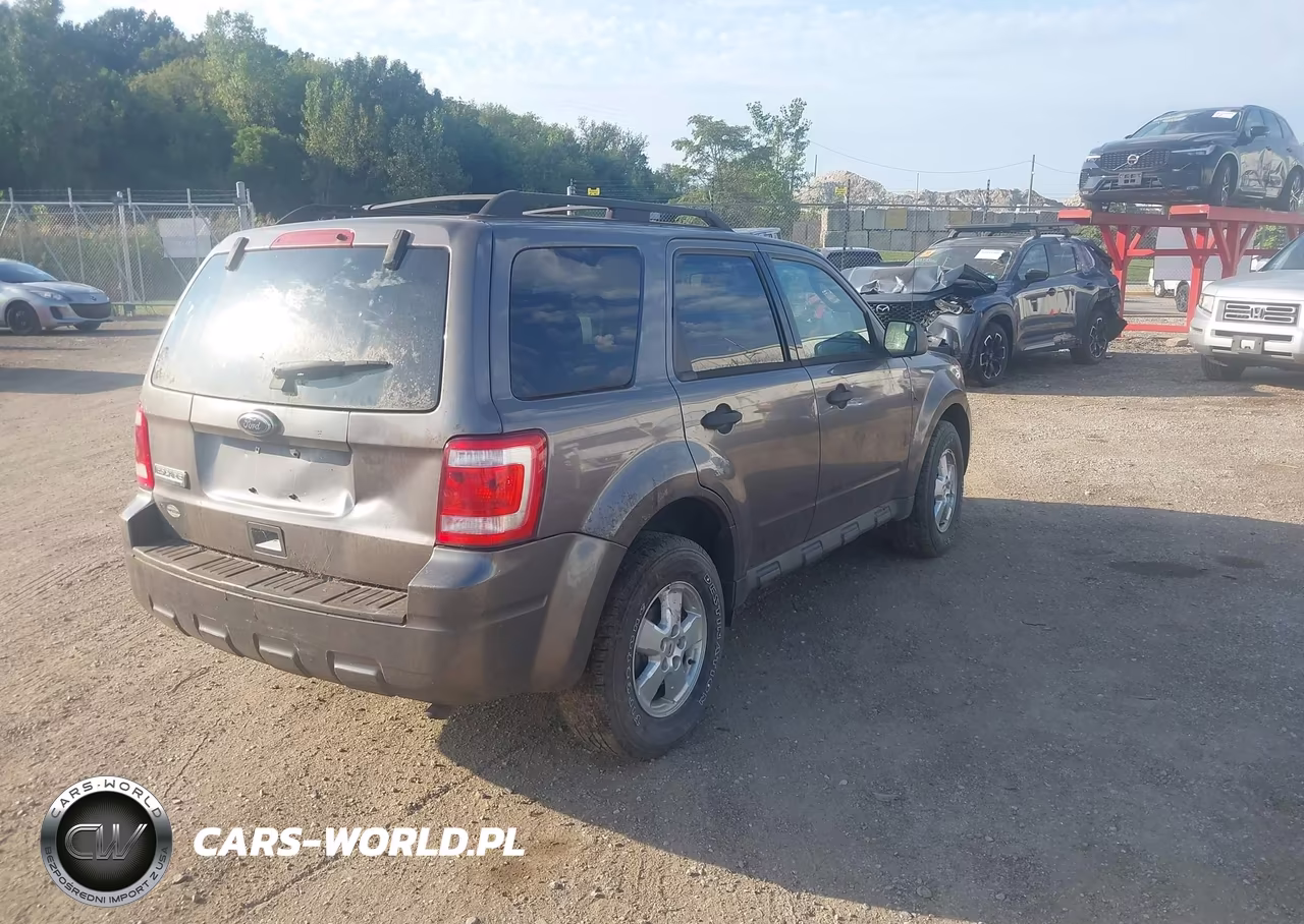 2010 Ford Escape Xlt VIN:1FMCU9D7XAKC49985 - 4
