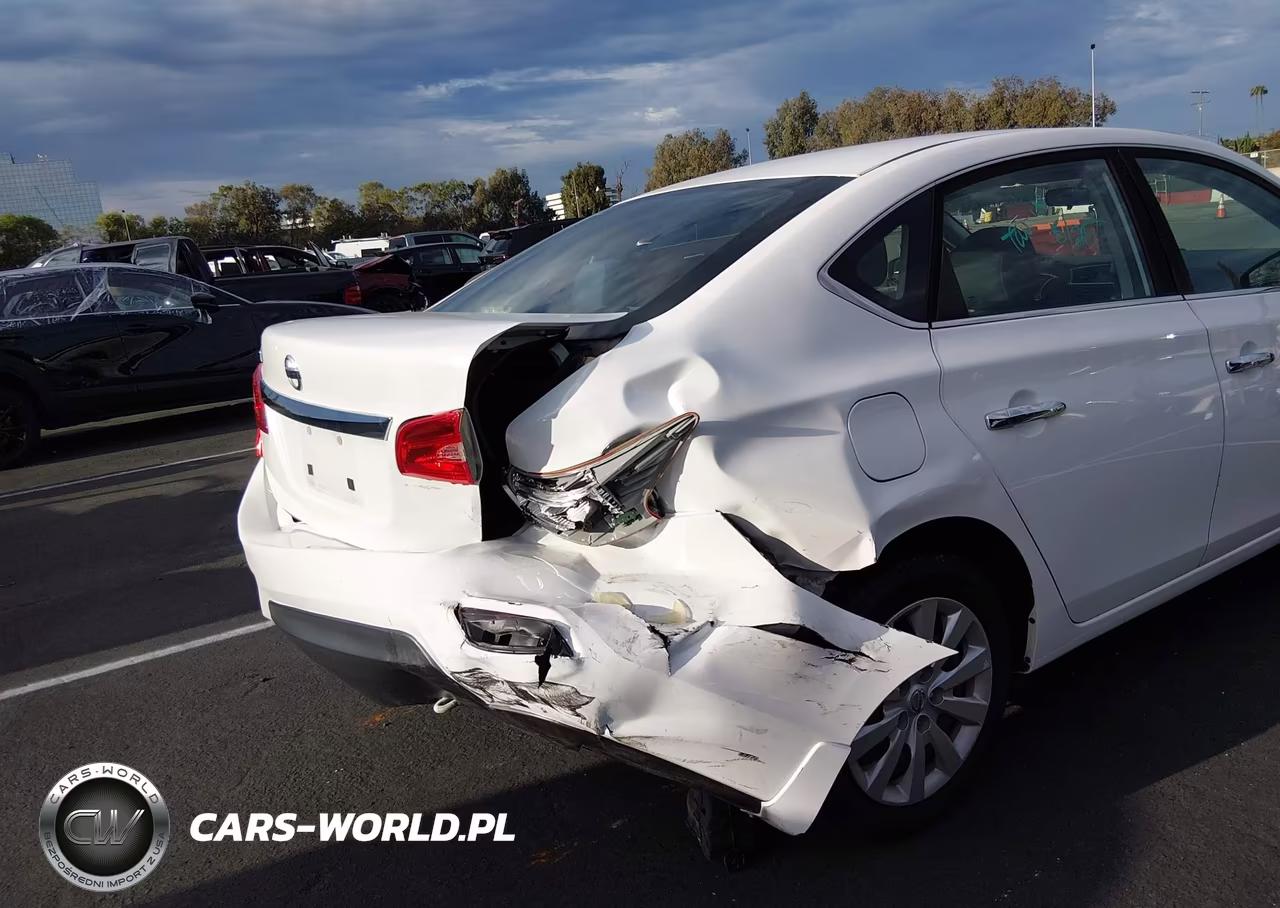 2018 Nissan Sentra S VIN:3N1AB7AP5JY345134 - 6