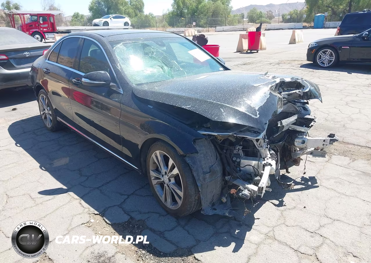 2015 Mercedes-Benz C 300 – zdjęcie 1 z 20
