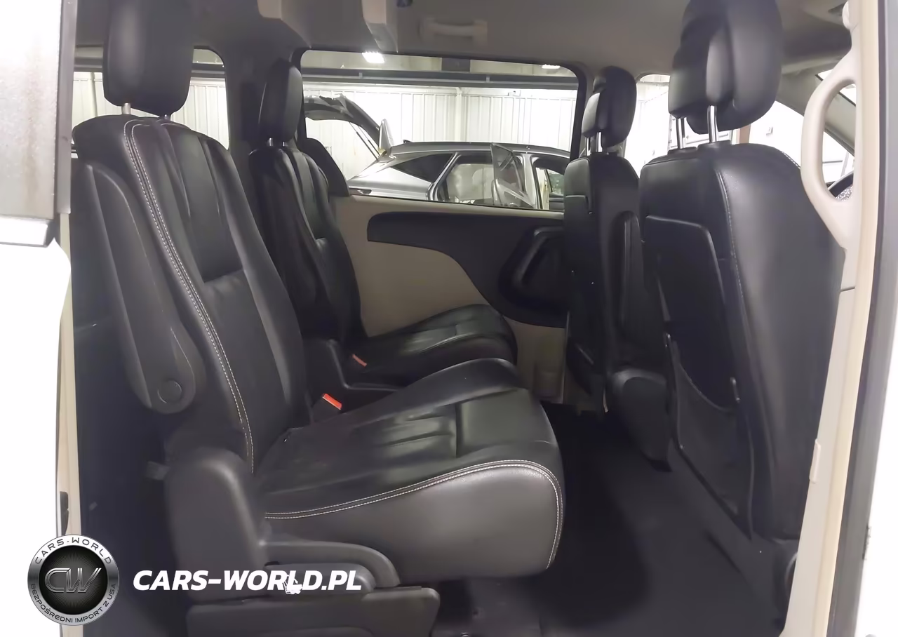 2016 Chrysler Town & Country Touring VIN:2C4RC1BG3GR282231 - 8