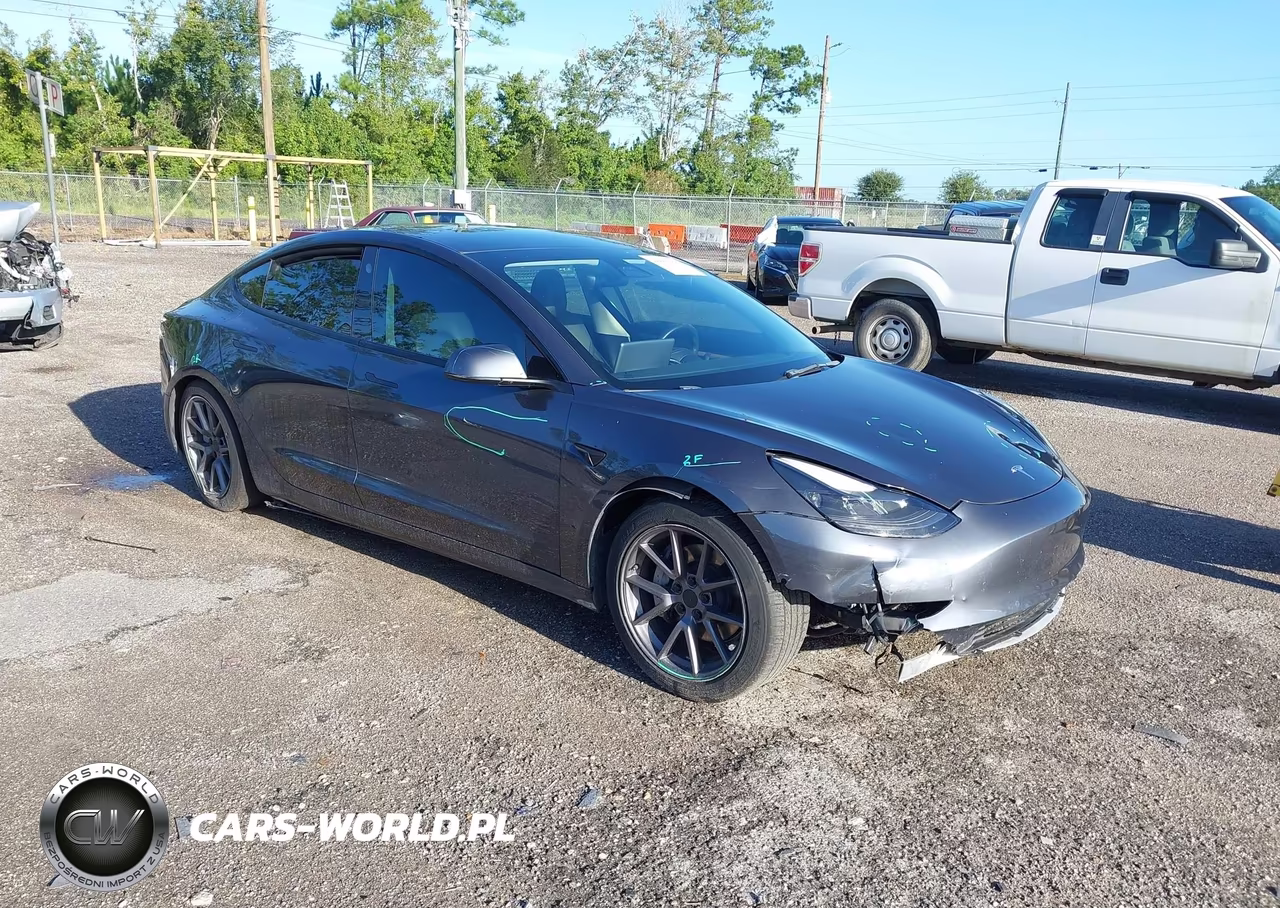 2021 Tesla Model 3 Standard Range Plus Rear-Wheel Drive – zdjęcie 1 z 17