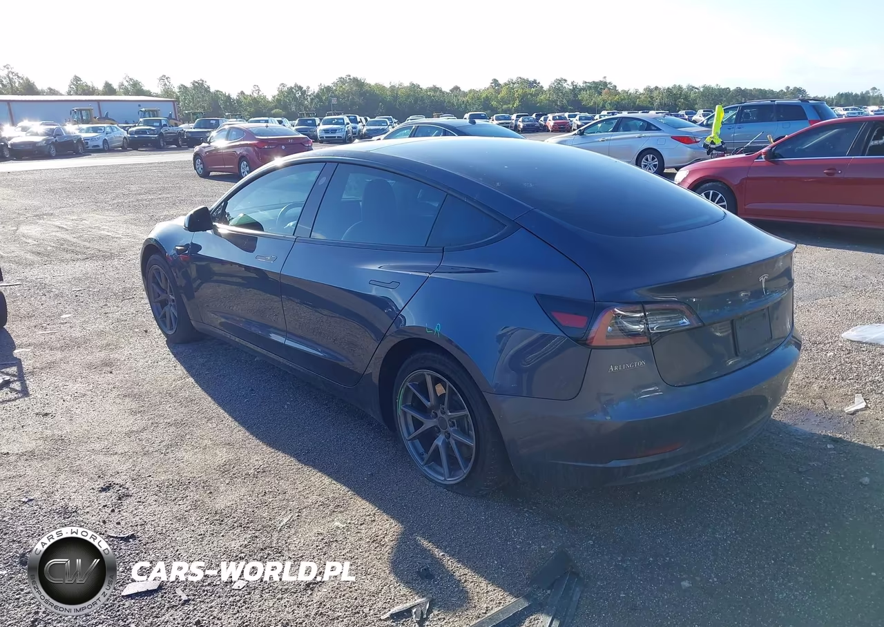 2021 Tesla Model 3 Standard Range Plus Rear-Wheel Drive VIN:5YJ3E1EA9MF086017 - 3