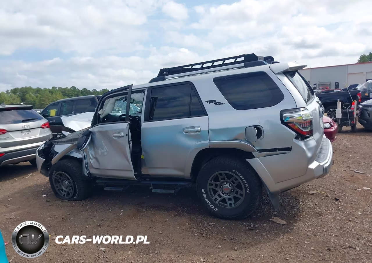2018 Toyota 4Runner Trd Off Road Premium VIN:JTEBU5JR4J5543780 - 15