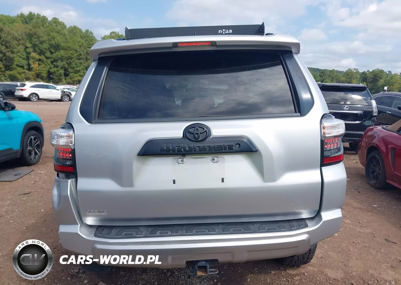 2018 Toyota 4Runner Trd Off Road Premium VIN:JTEBU5JR4J5543780 - 17