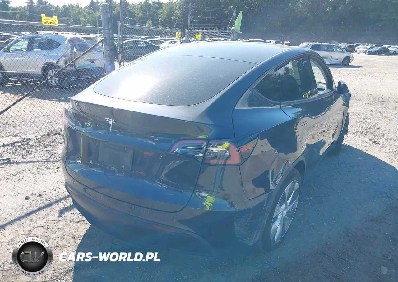 2024 Tesla Model Y Long Range Single Motor Rear-Wheel Drive-Rwd VIN:7SAYGDED3RF092143 - 4