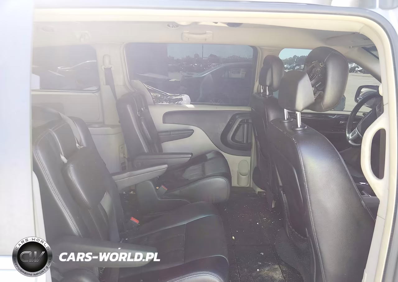 2013 Chrysler Town & Country Touring VIN:2C4RC1BG8DR754760 - 8