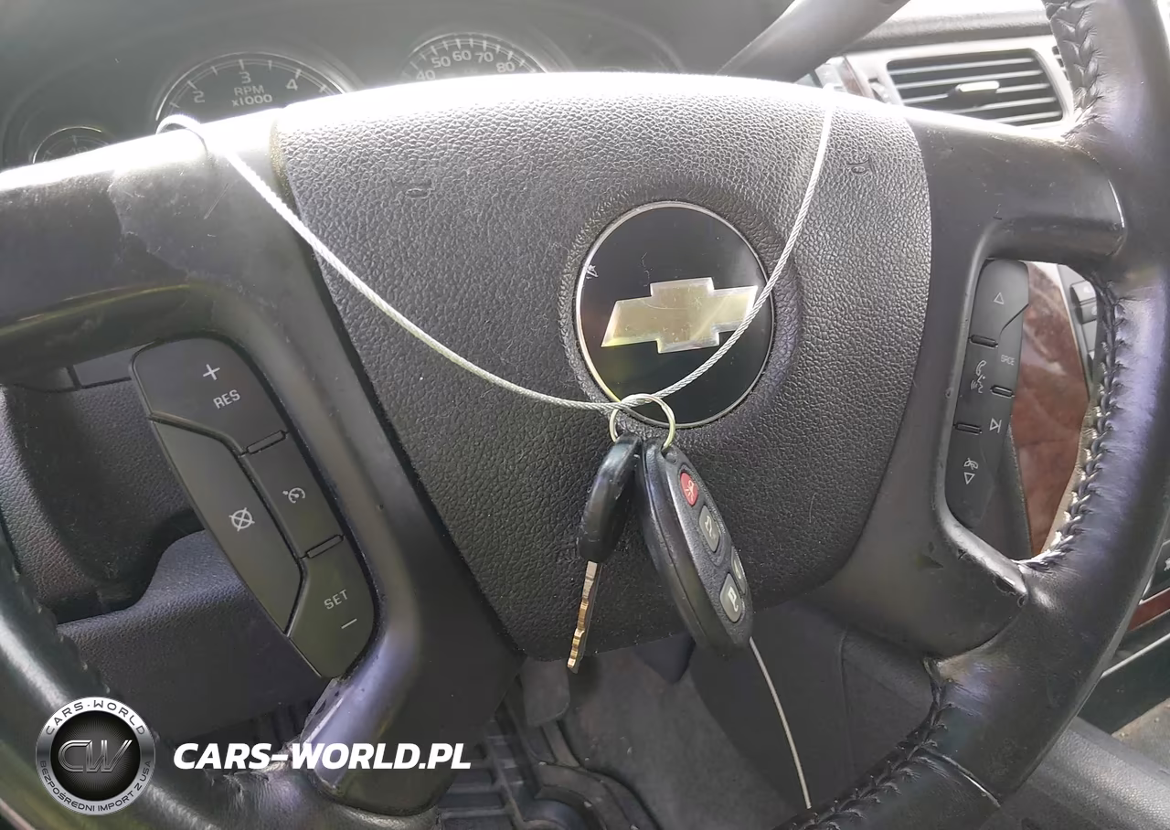 2010 Chevrolet Tahoe Ls VIN:1GNUKAE03AR195073 - 11