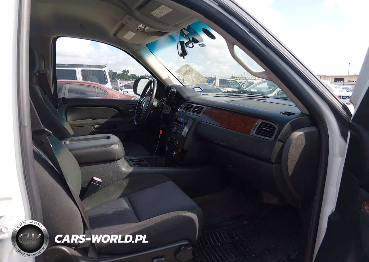 2010 Chevrolet Tahoe Ls VIN:1GNUKAE03AR195073 - 5