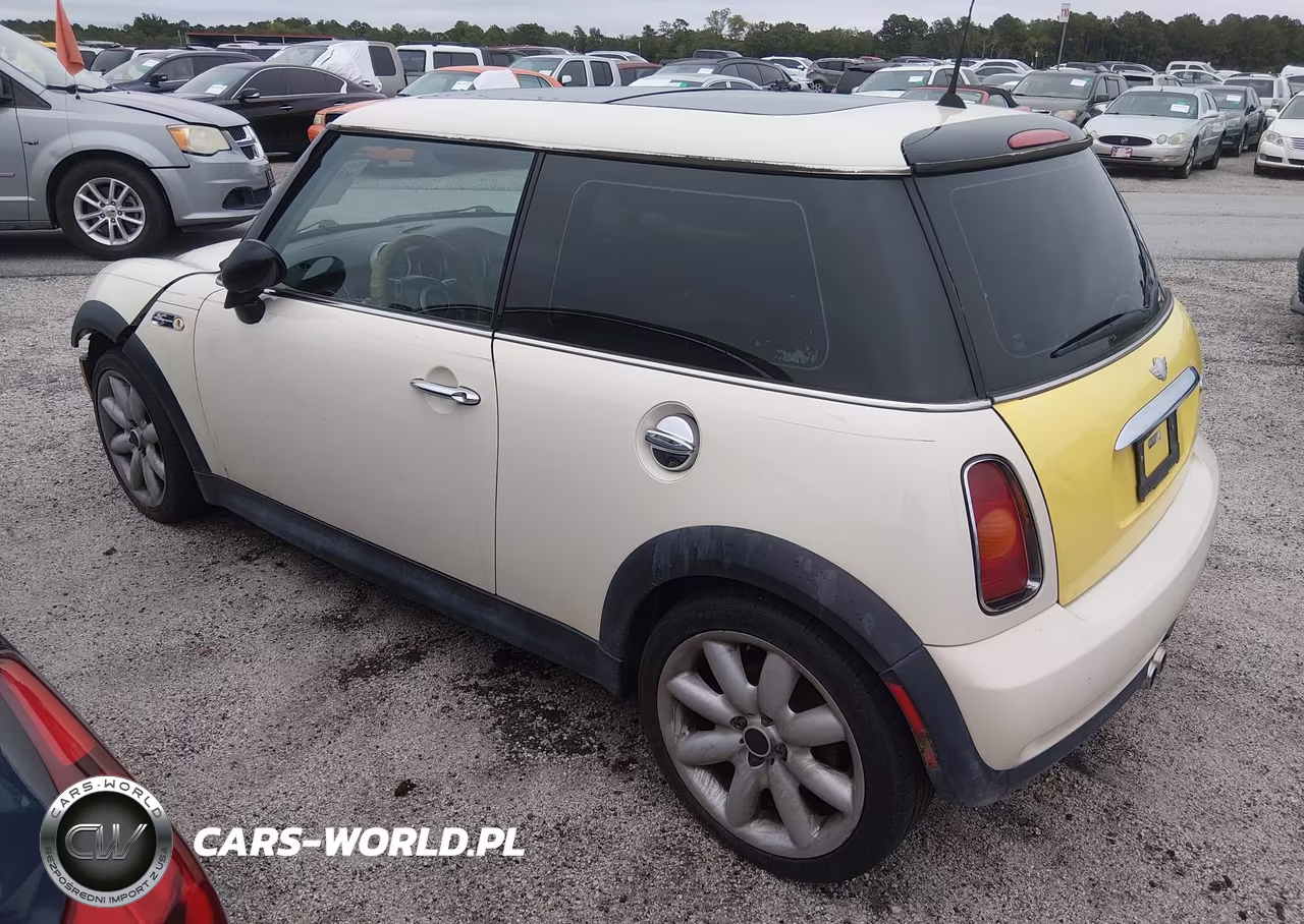 2004 Mini Cooper S VIN:WMWRE33424TD79676 - 3