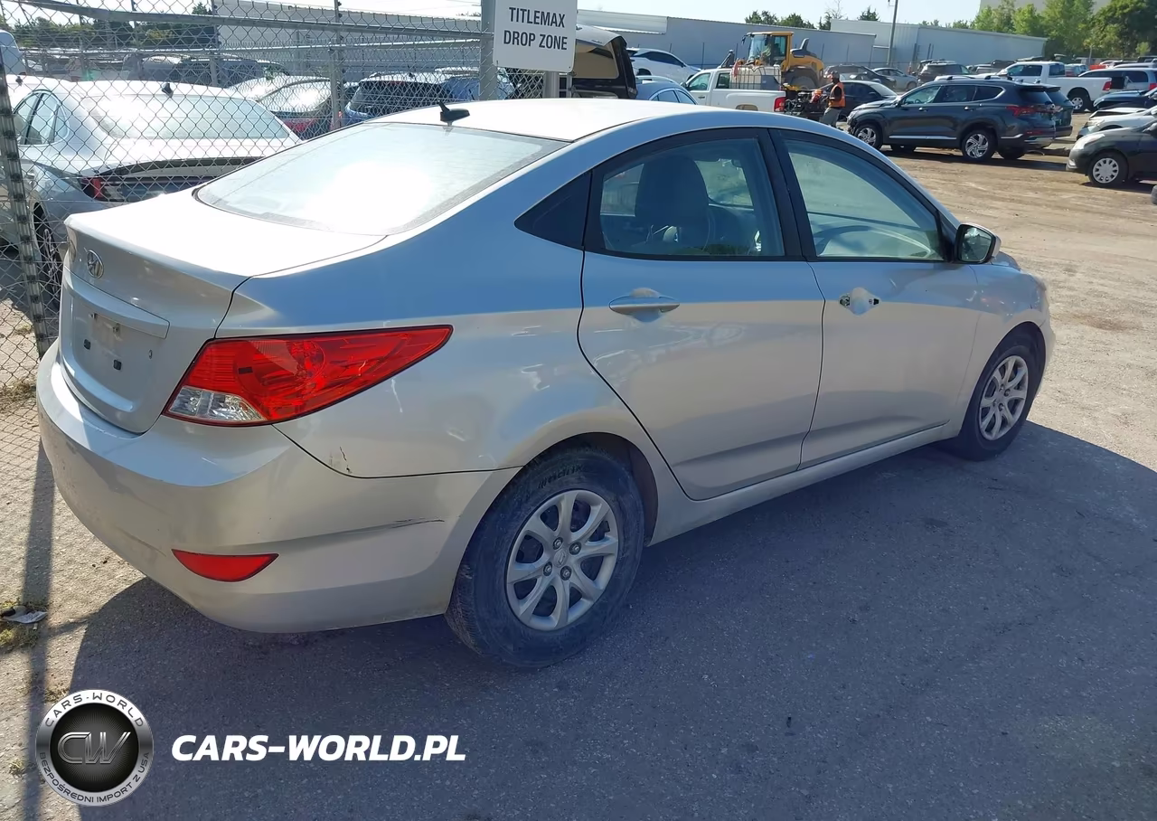 2013 Hyundai Accent Gls VIN:KMHCT4AE7DU536329 - 4