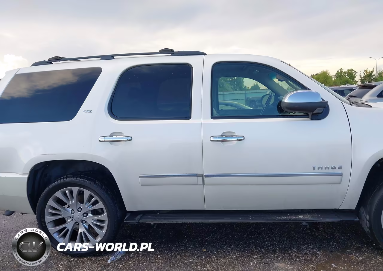 2010 Chevrolet Tahoe Ltz VIN:1GNUCCE05AR282627 - 13