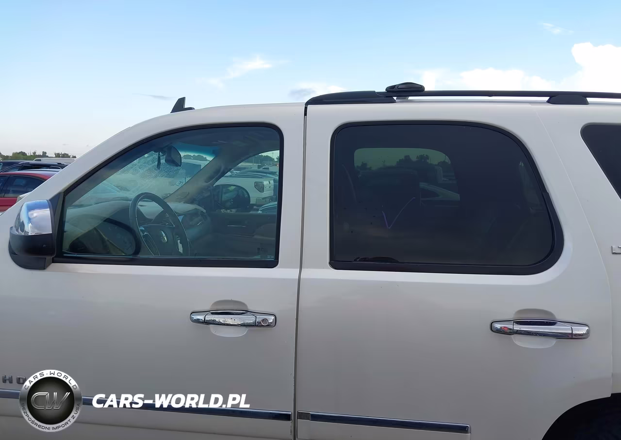 2010 Chevrolet Tahoe Ltz VIN:1GNUCCE05AR282627 - 14