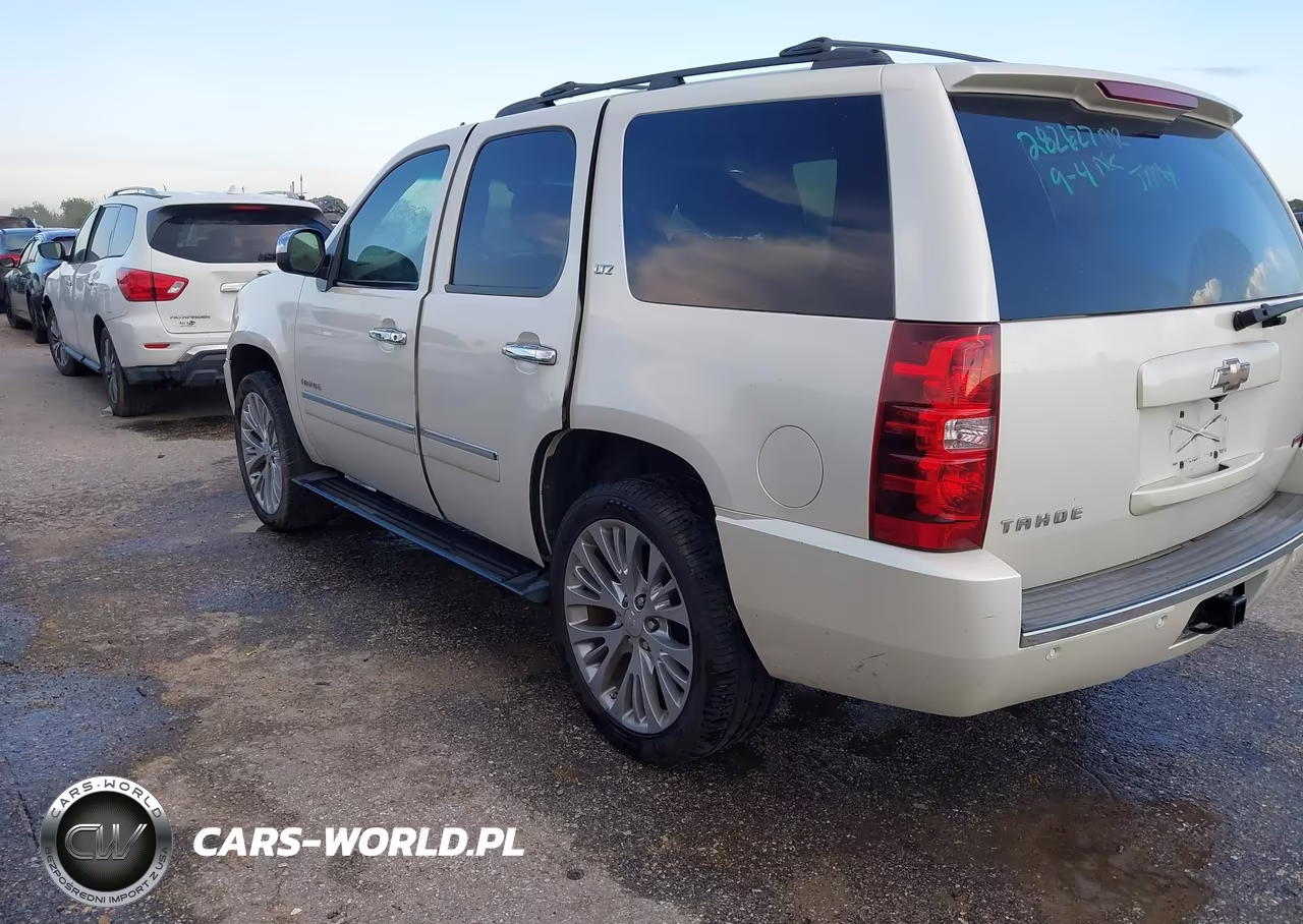2010 Chevrolet Tahoe Ltz VIN:1GNUCCE05AR282627 - 3