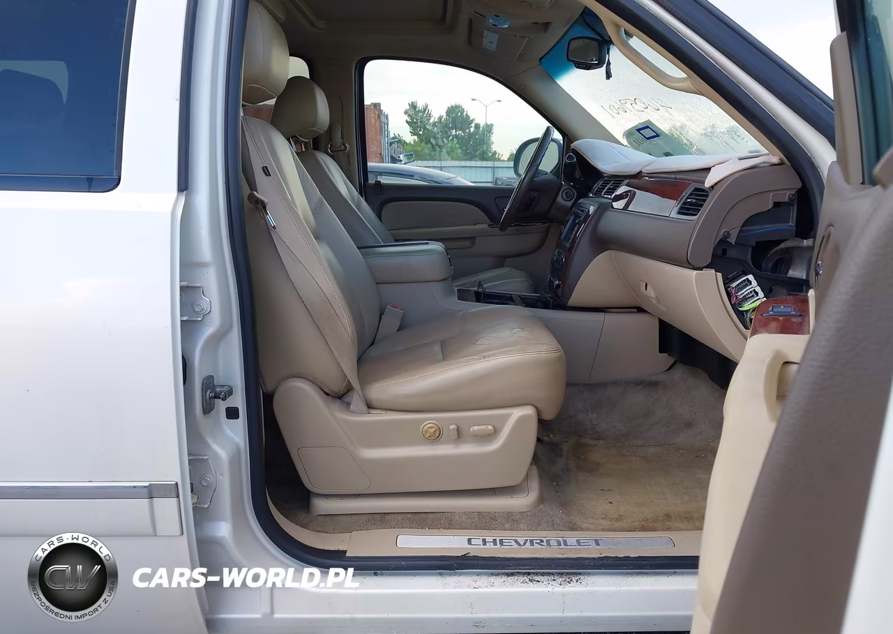 2010 Chevrolet Tahoe Ltz VIN:1GNUCCE05AR282627 - 5