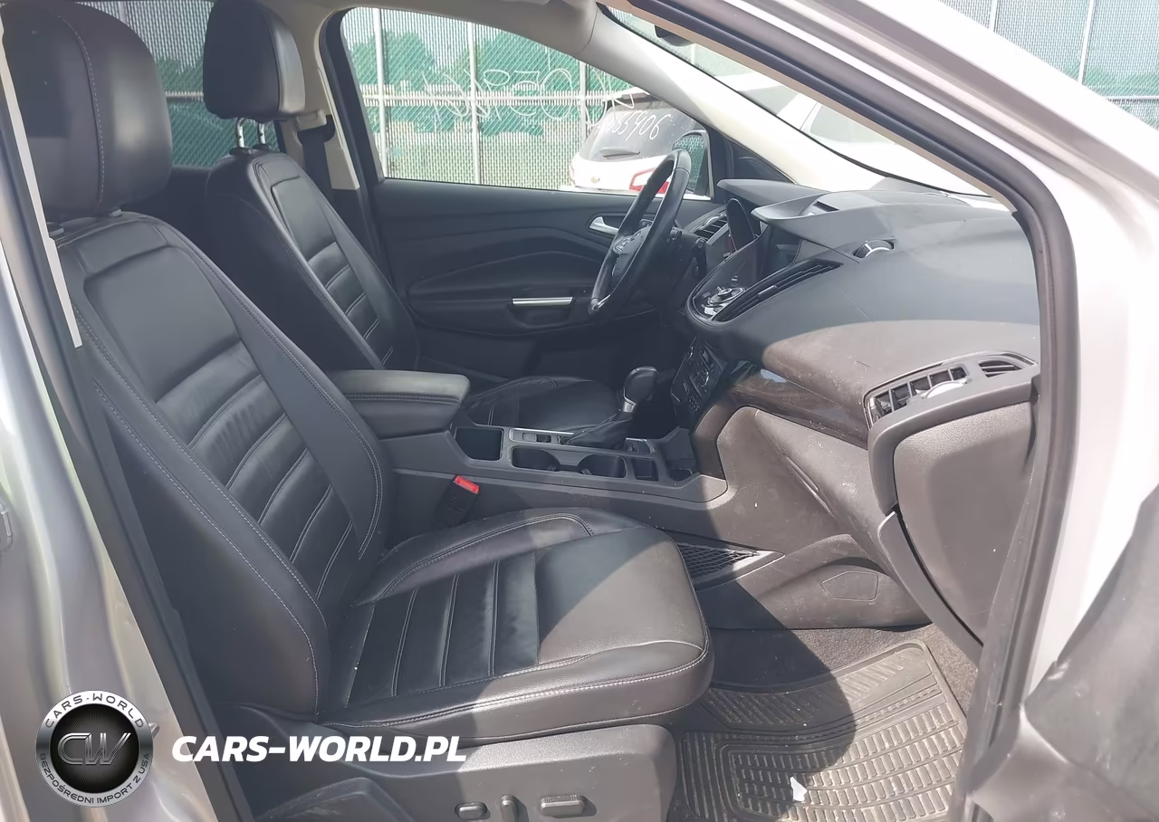 2017 Ford Escape Titanium VIN:1FMCU0JD7HUE22916 - 5