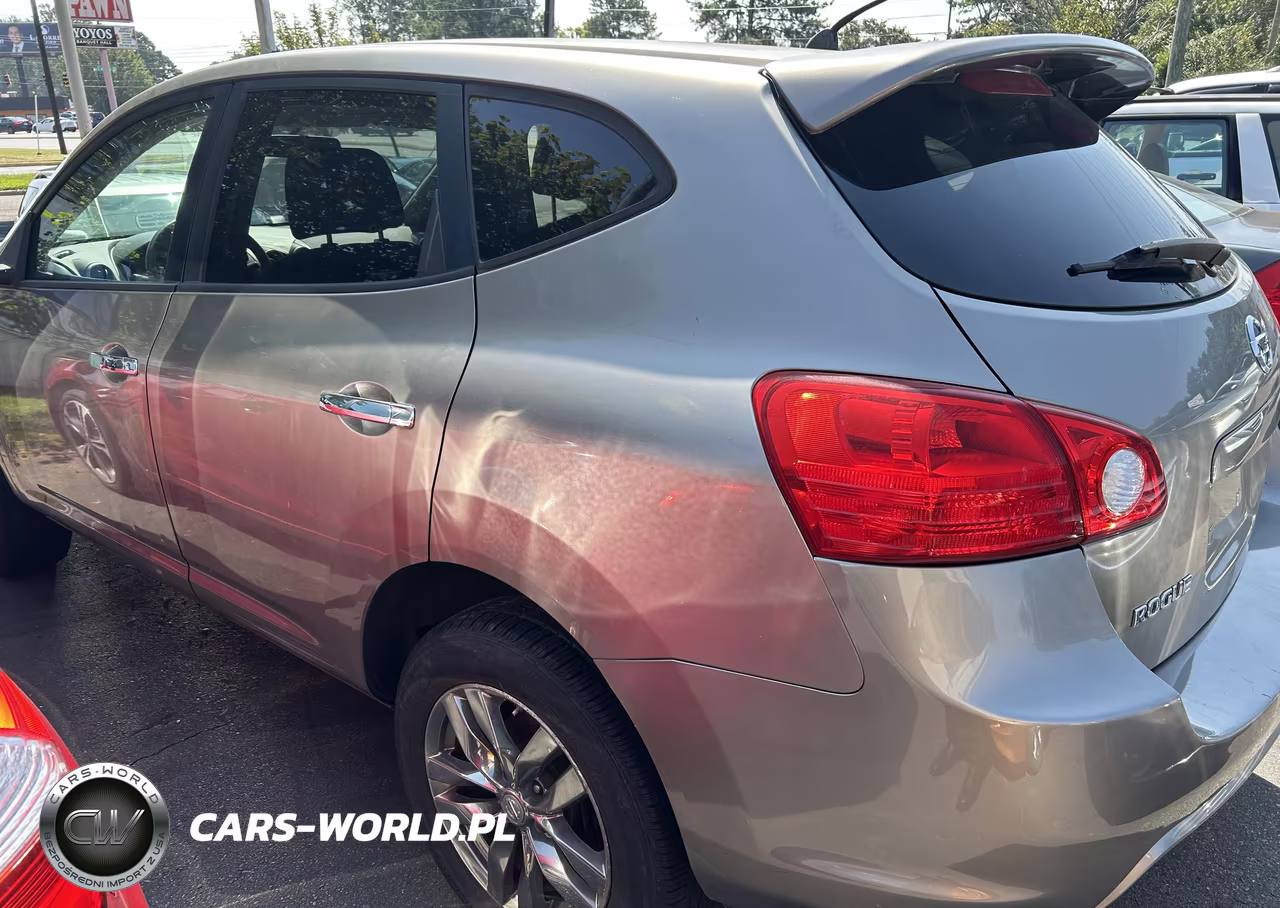 2010 Nissan Rogue S Krom Edition VIN:JN8AS5MV8AW134405 - 3