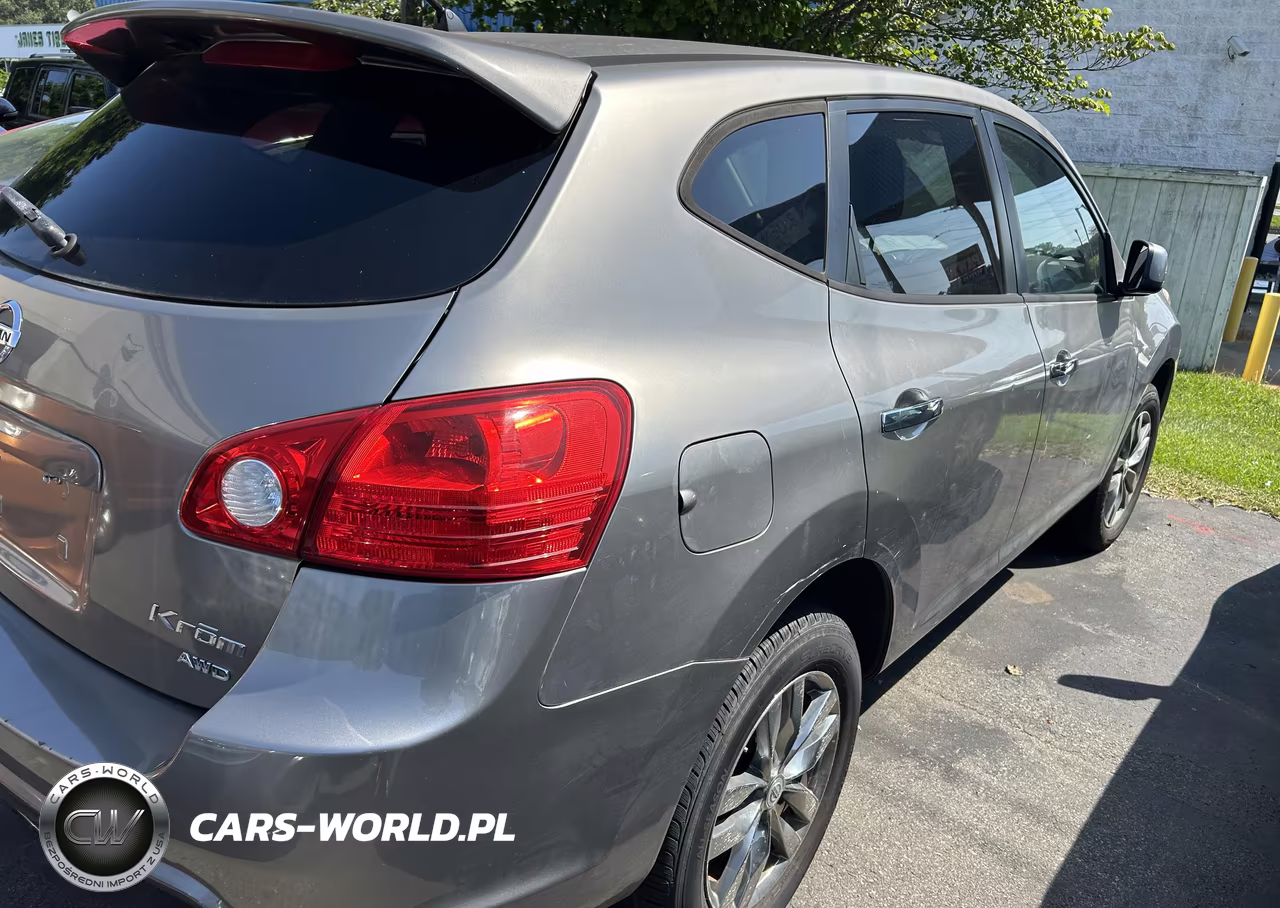 2010 Nissan Rogue S Krom Edition VIN:JN8AS5MV8AW134405 - 4