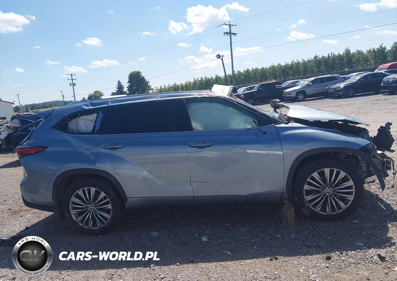 2022 Toyota Highlander Platinum VIN:5TDFZRBH3NS211737 - 13