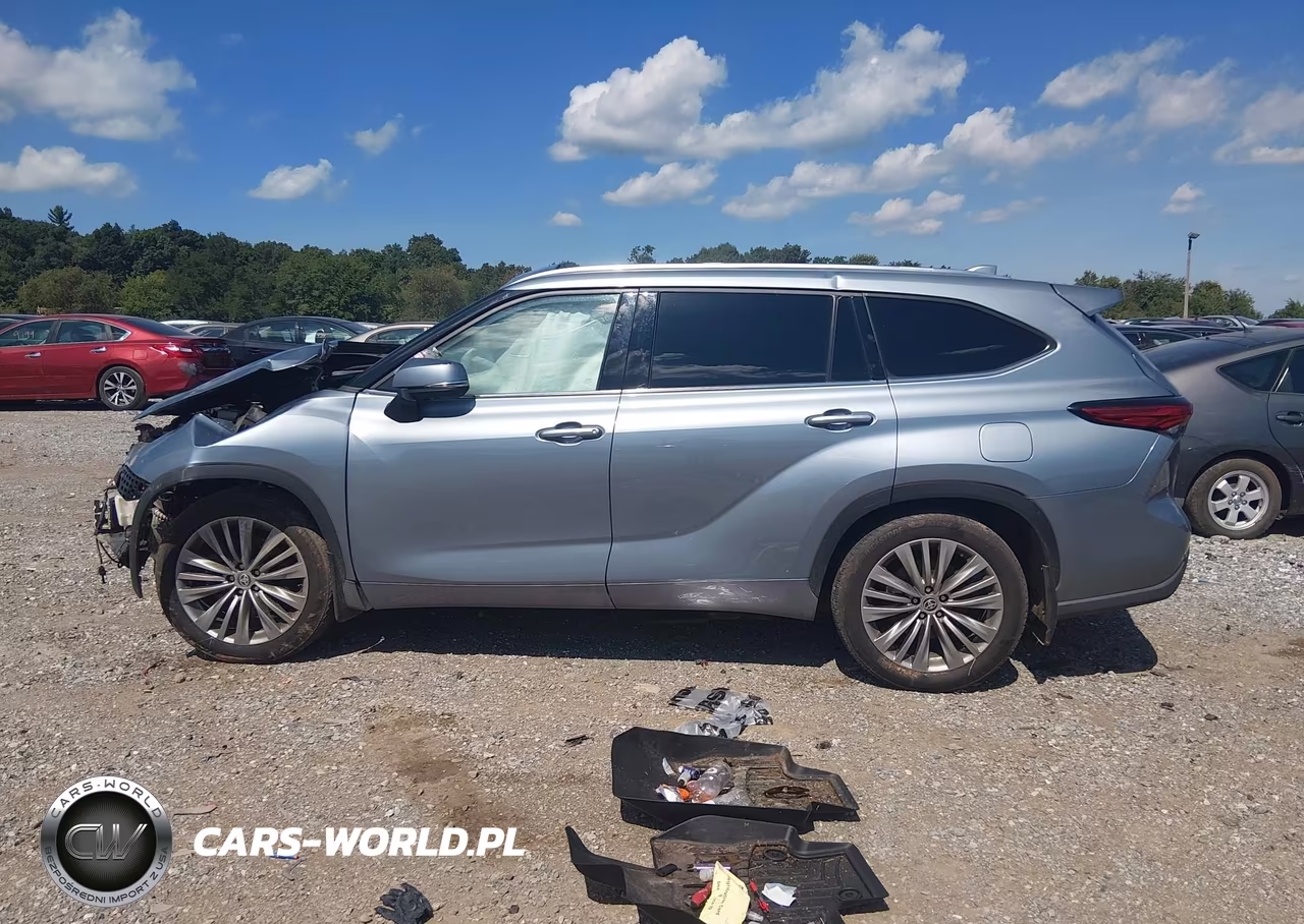 2022 Toyota Highlander Platinum VIN:5TDFZRBH3NS211737 - 14