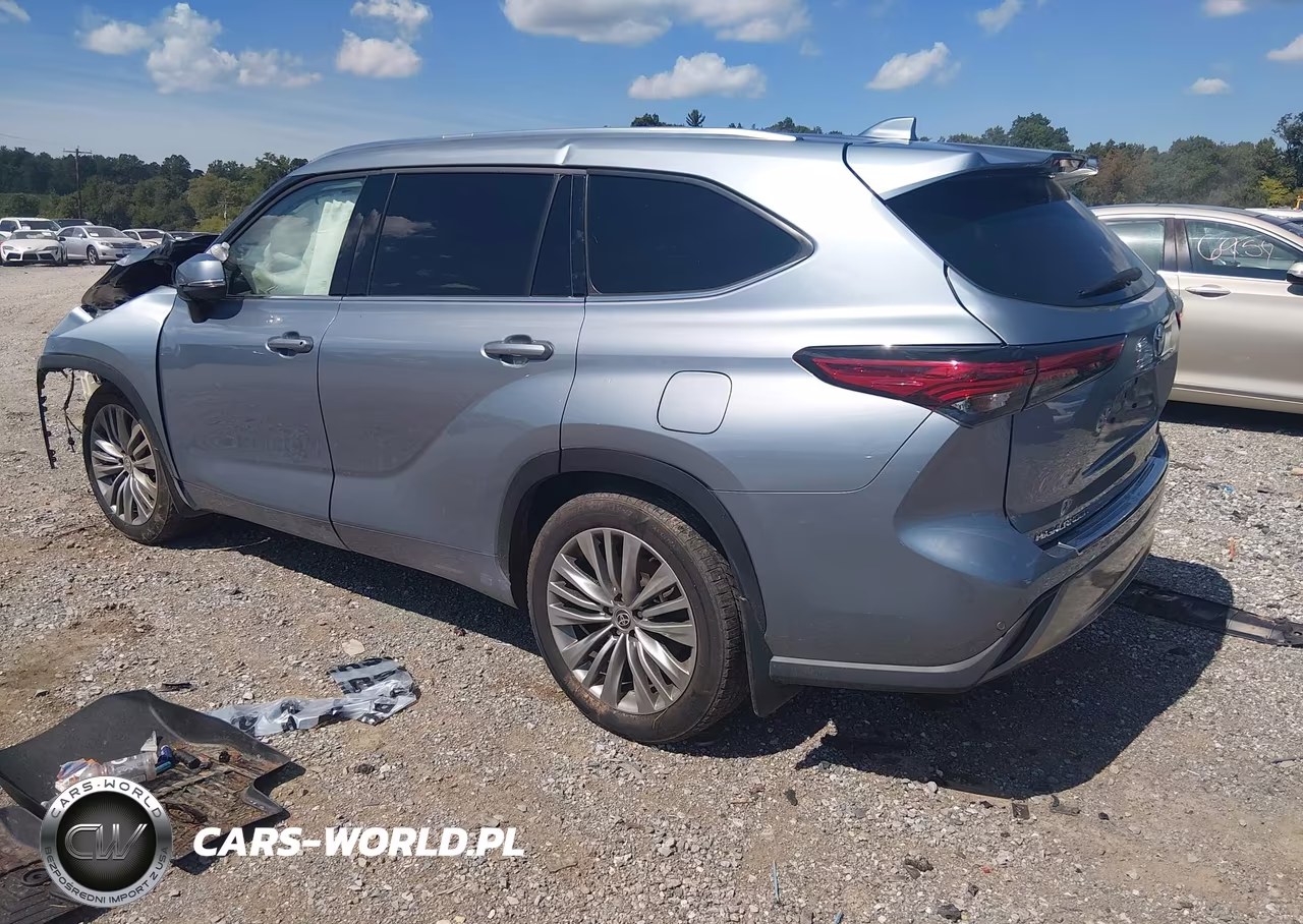 2022 Toyota Highlander Platinum VIN:5TDFZRBH3NS211737 - 3