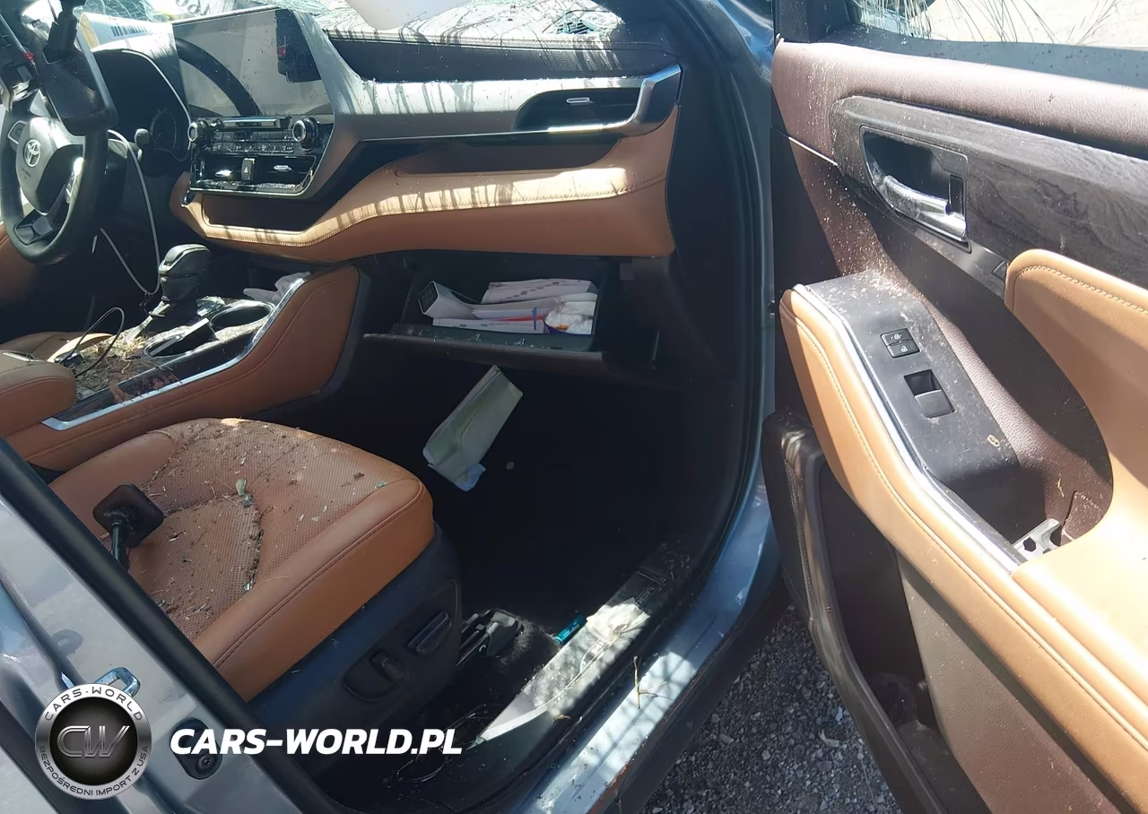 2022 Toyota Highlander Platinum VIN:5TDFZRBH3NS211737 - 5
