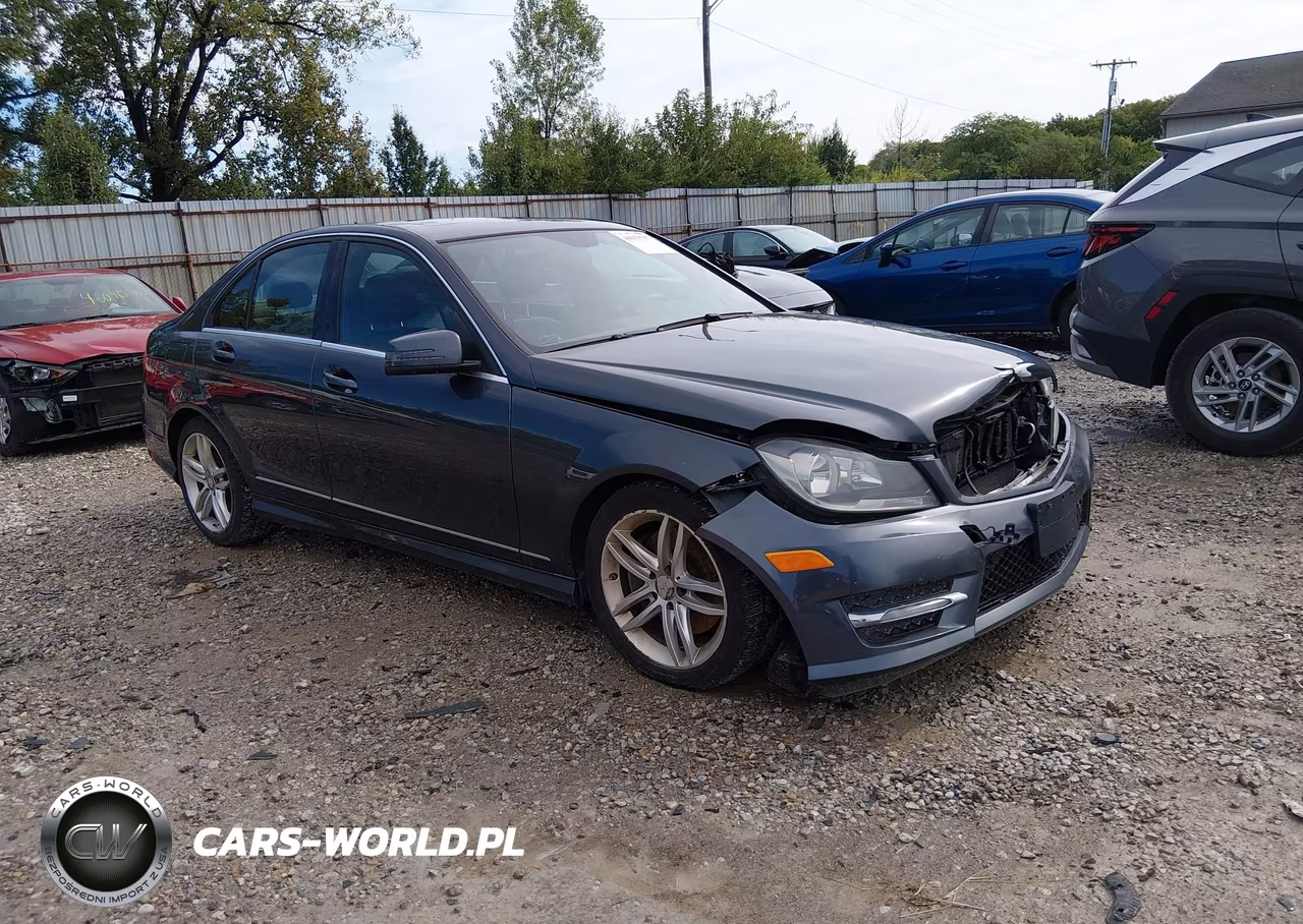 2013 Mercedes-Benz C 300 Sport 4Matic – zdjęcie 1 z 17