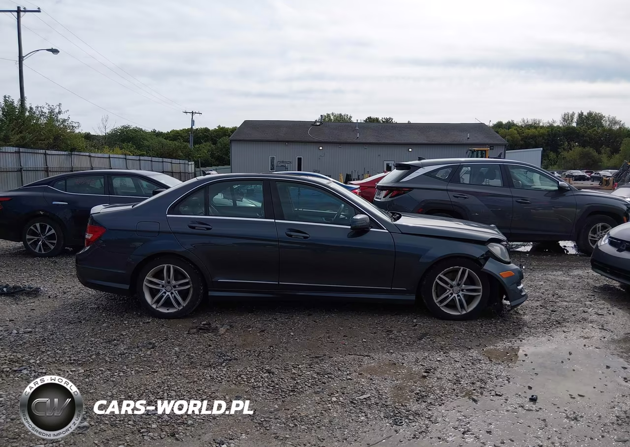 2013 Mercedes-Benz C 300 Sport 4Matic VIN:WDDGF8AB1DG111249 - 14