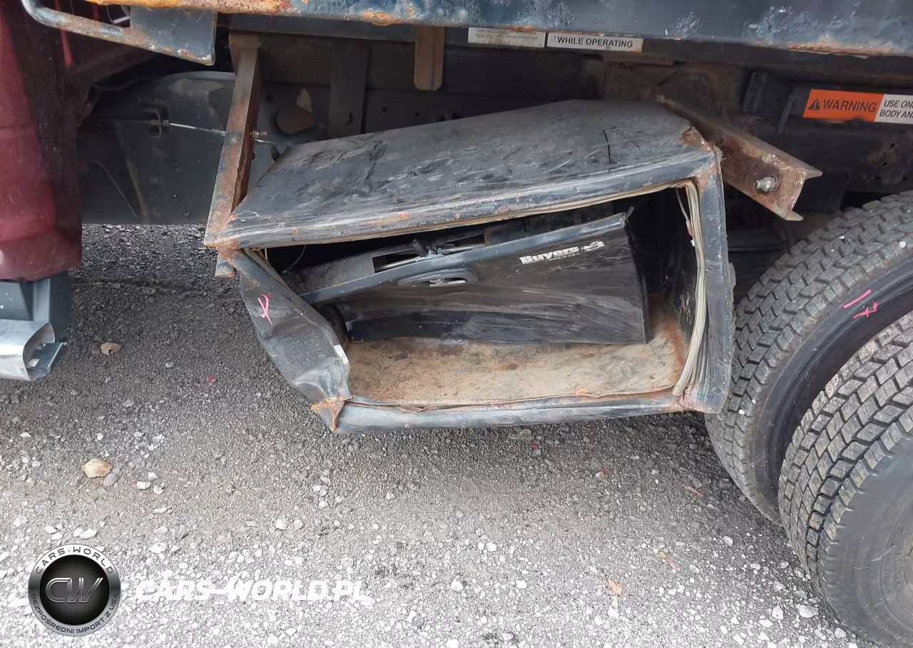 2017 Ram 4500 Chassis Tradesman-Slt-Laramie VIN:3C7WRLEJ0HG552045 - 12