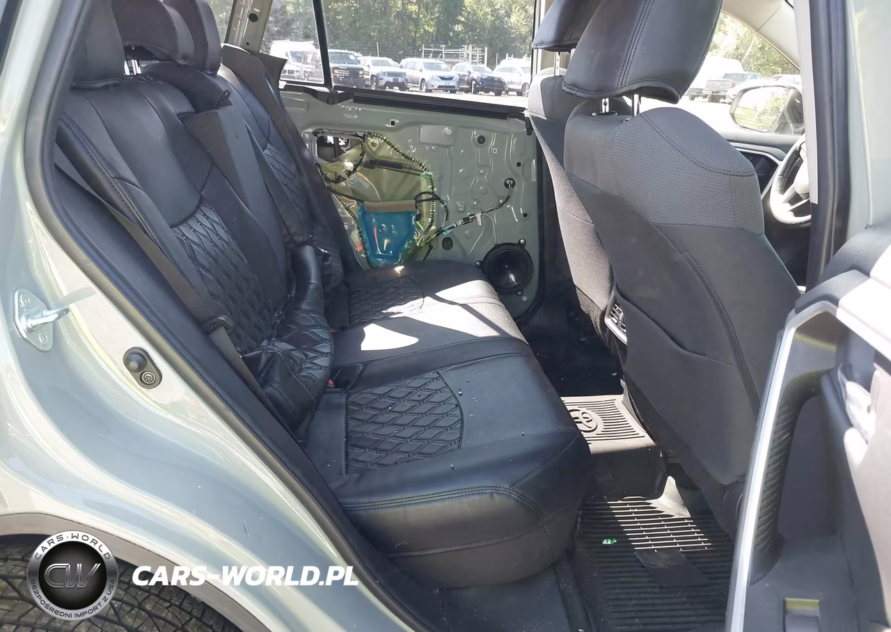 2019 Toyota Rav4 Xle VIN:JTMP1RFV4KD511094 - 8