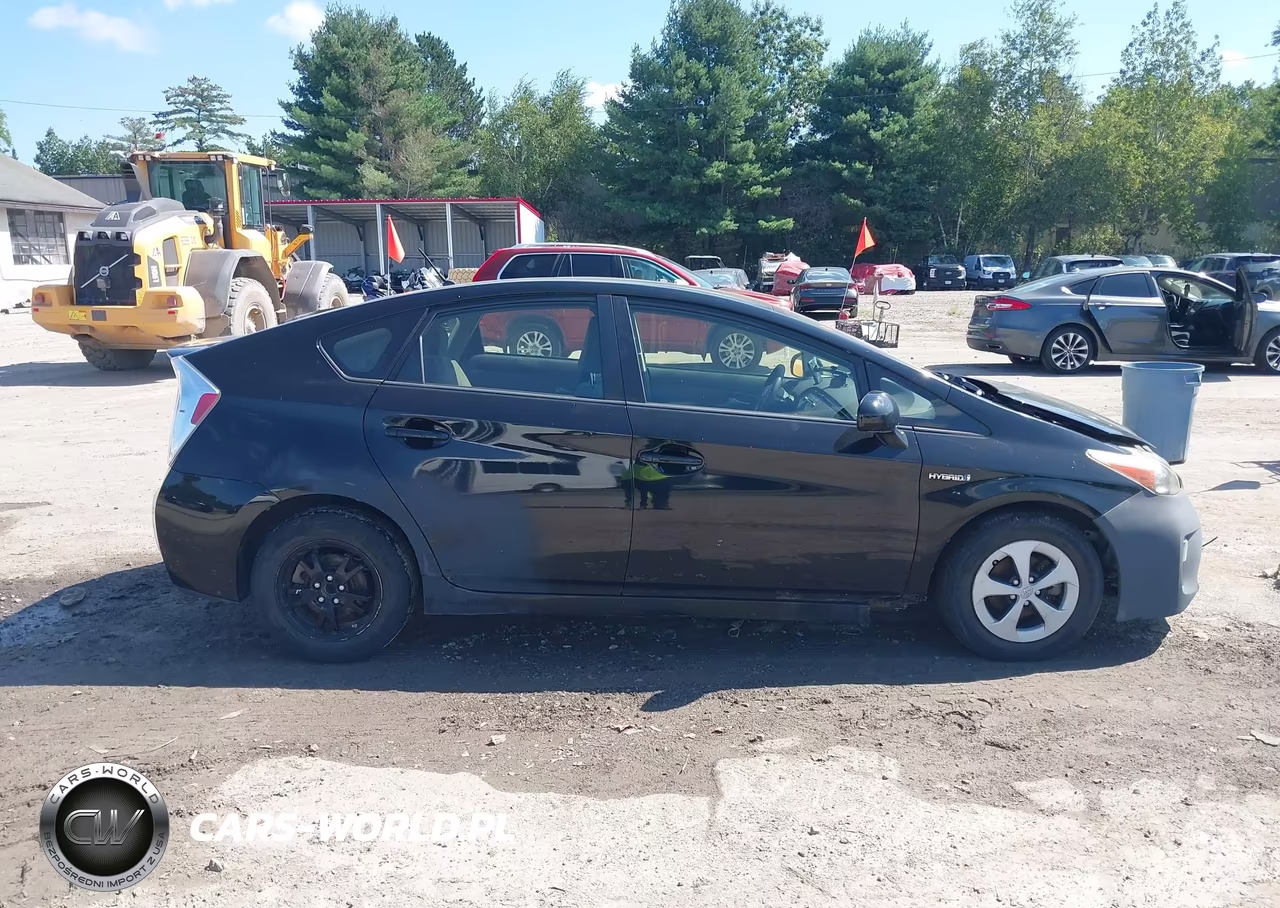 2014 Toyota Prius Two VIN:JTDKN3DU6E0357554 - 13