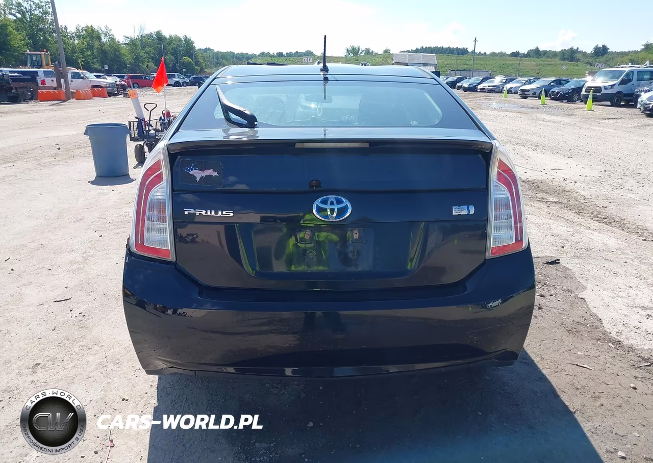 2014 Toyota Prius Two VIN:JTDKN3DU6E0357554 - 16