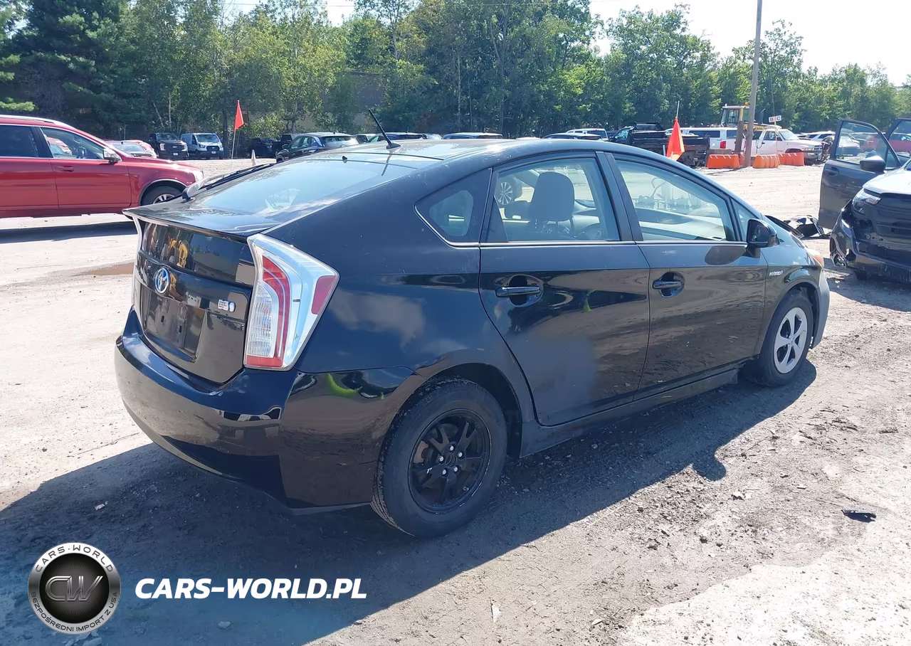 2014 Toyota Prius Two VIN:JTDKN3DU6E0357554 - 4