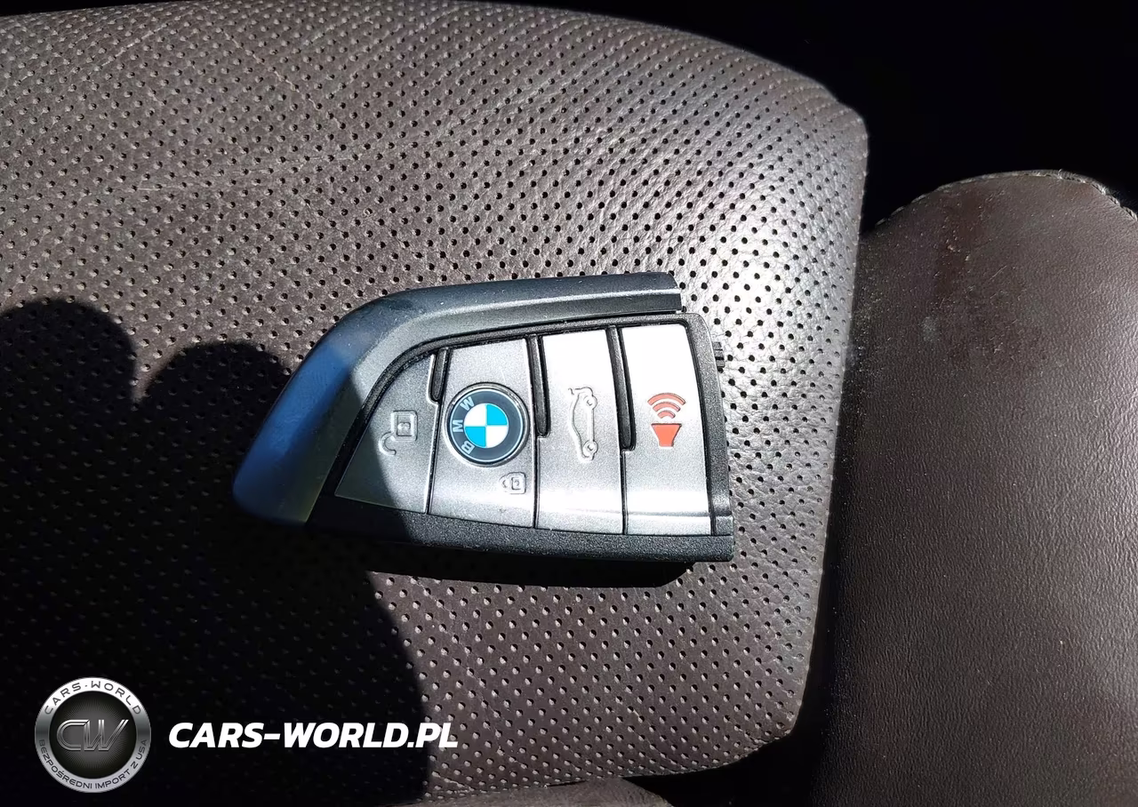 2016 BMW 740I VIN:WBA7E2C57GG504630 - 11