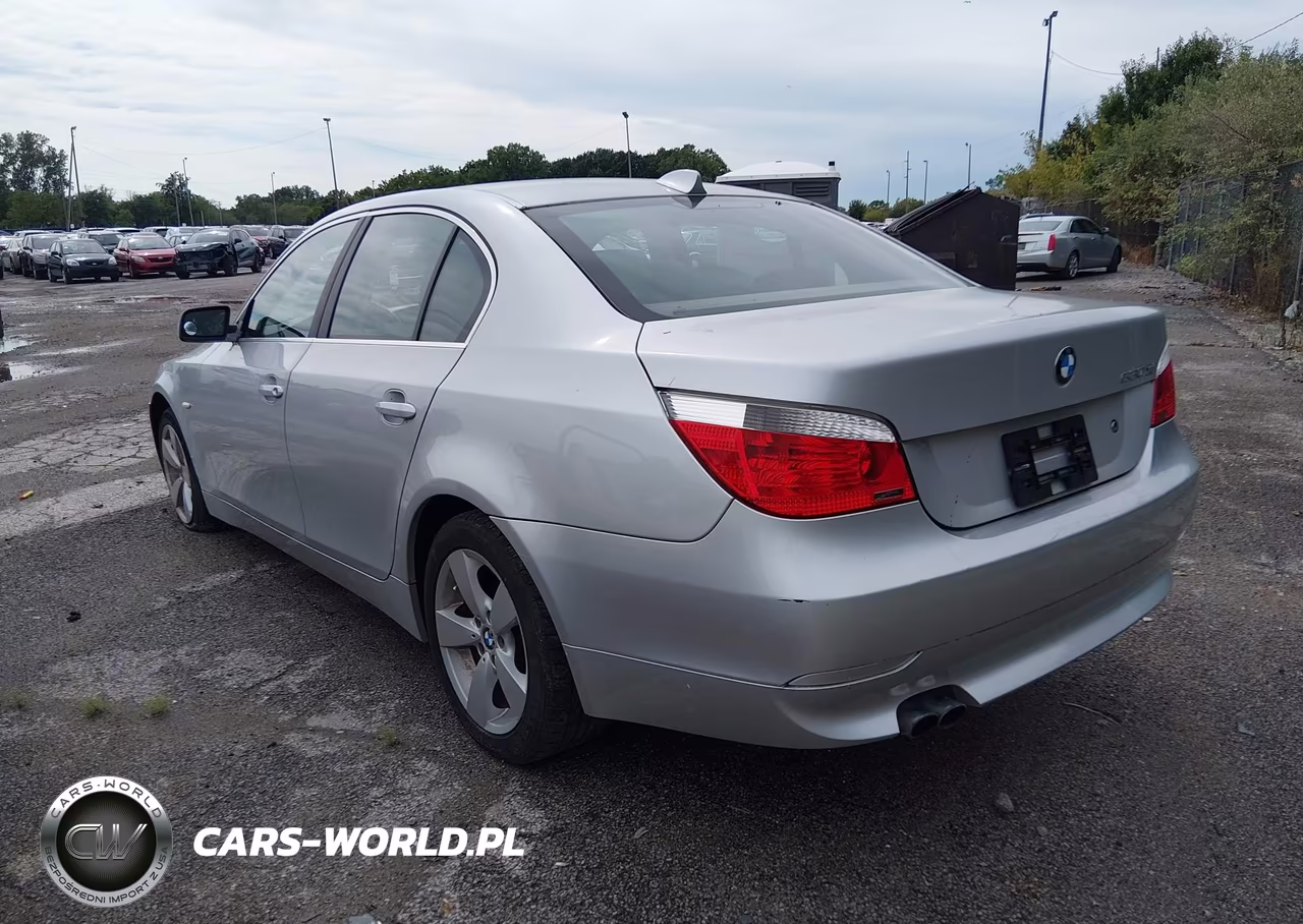 2007 BMW 530Xi VIN:WBANF73587CU25010 - 3