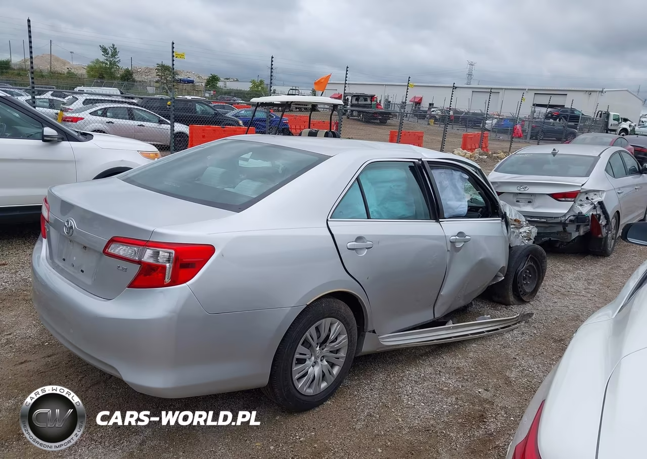 2013 Toyota Camry Le VIN:4T4BF1FK6DR283817 - 13